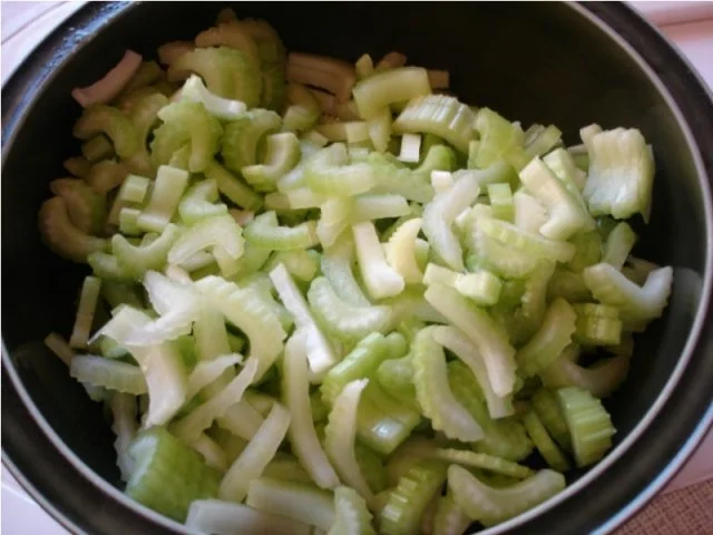 Rezept: Staudensellerie-Creme-Suppe Bild Nr. 5 Staudensellerie-Creme-Suppe - Rezept - Bild Nr. 5