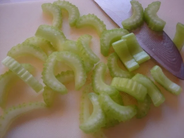 Rezept: Staudensellerie-Creme-Suppe Bild Nr. 4 Staudensellerie-Creme-Suppe - Rezept - Bild Nr. 4