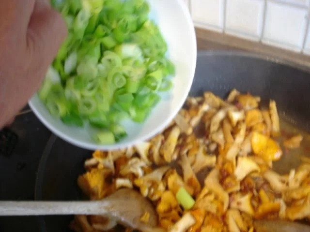 Rezept: Spaghetti mit Pfifferlingen Bild Nr. 8 Spaghetti mit Pfifferlingen - Rezept - Bild Nr. 8