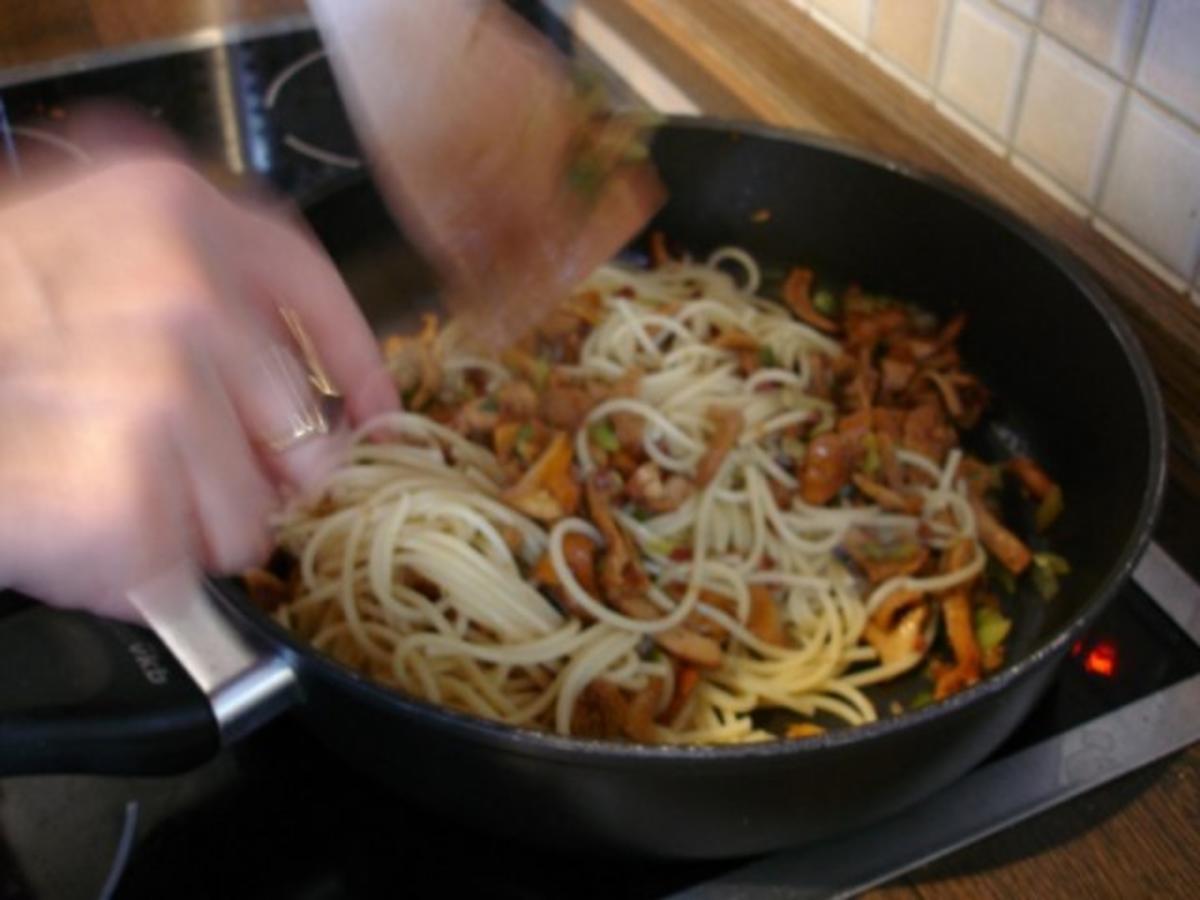 Spaghetti mit Pfifferlingen - Rezept - Bild Nr. 11
