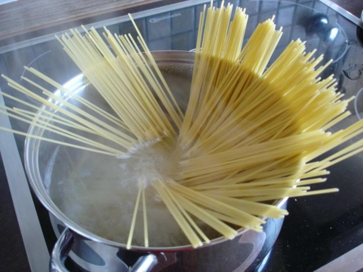 Spaghetti mit Pesto - Rezept - Bild Nr. 3