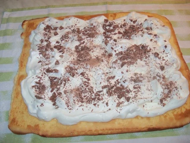 Himbeerbiskuitrolle mit Toblerone - Rezept - Bild Nr. 5