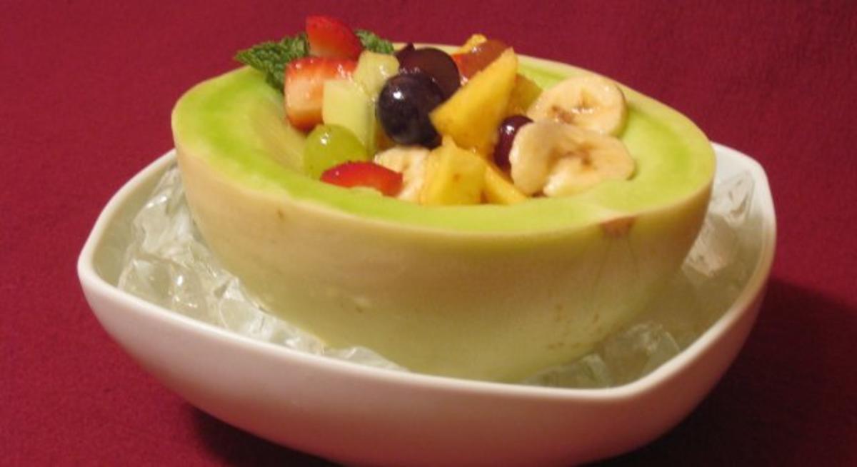 Melone mit Tequila-Obstsalat - Rezept mit Bild - kochbar.de