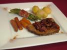 Cowboy Pot Roast mit roten Kartoffeln, grünen Bohnen im Prosciutto-Mantel und Pilzsoße - Rezept