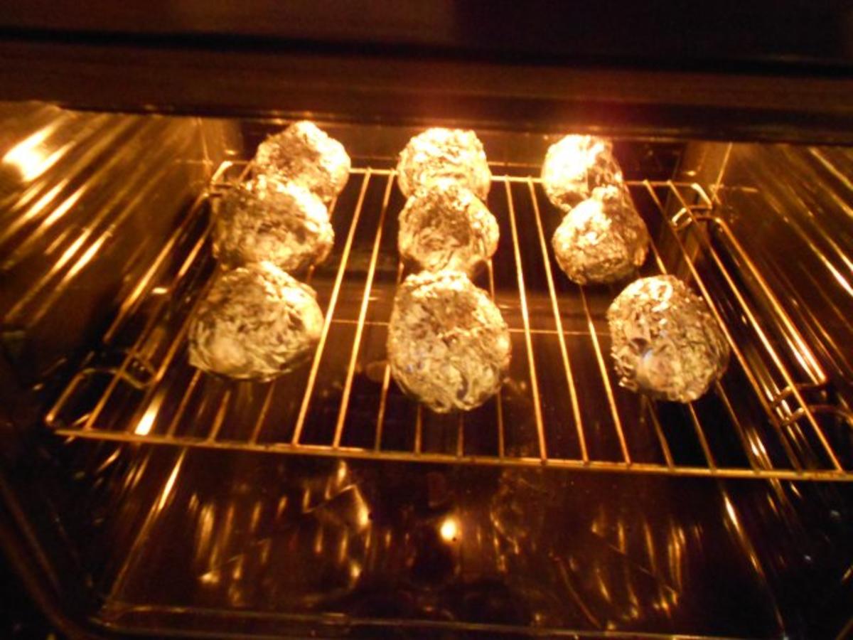 Folienkartoffeln aus dem Backofen, mit Knoblauch und Salz - Rezept - Bild Nr. 12