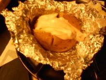 Folienkartoffeln aus dem Backofen, mit Knoblauch und Salz - Rezept