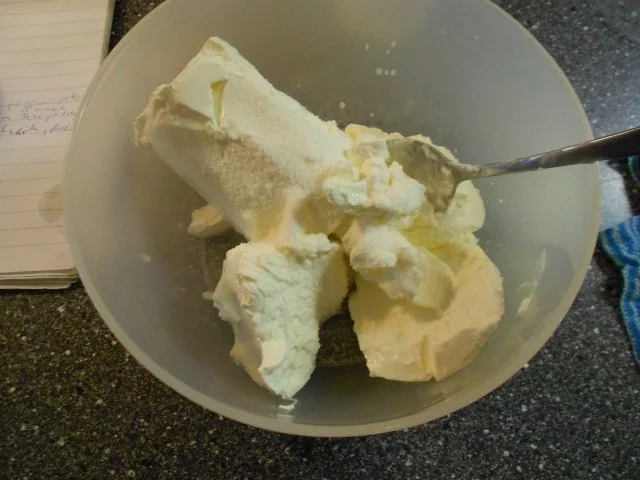 Rosa Schmandcreme z.B. für Folienkartoffeln, Fondue, Raclette, oder ähnlichem - Rezept - Bild Nr. 3