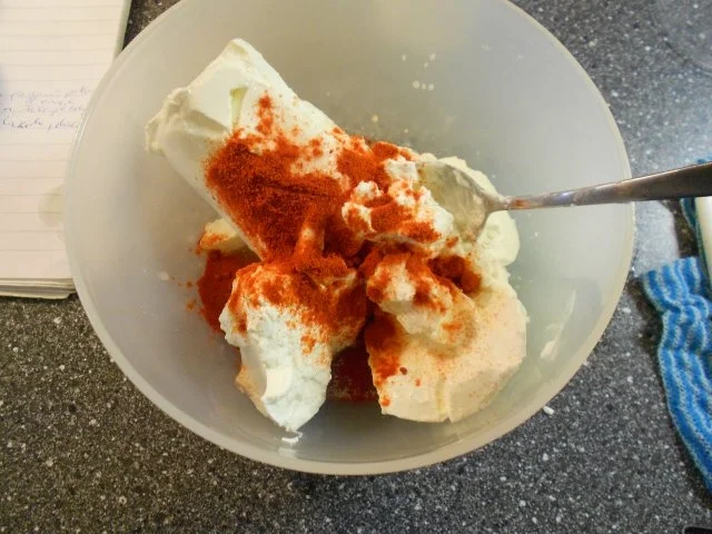 Rosa Schmandcreme z.B. für Folienkartoffeln, Fondue, Raclette, oder ähnlichem - Rezept - Bild Nr. 4