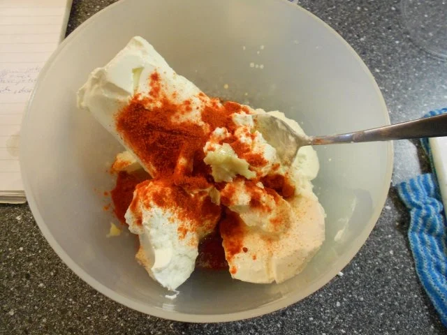 Rosa Schmandcreme z.B. für Folienkartoffeln, Fondue, Raclette, oder ähnlichem - Rezept - Bild Nr. 5