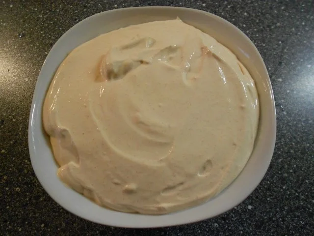 Rosa Schmandcreme z.B. für Folienkartoffeln, Fondue, Raclette, oder ähnlichem - Rezept