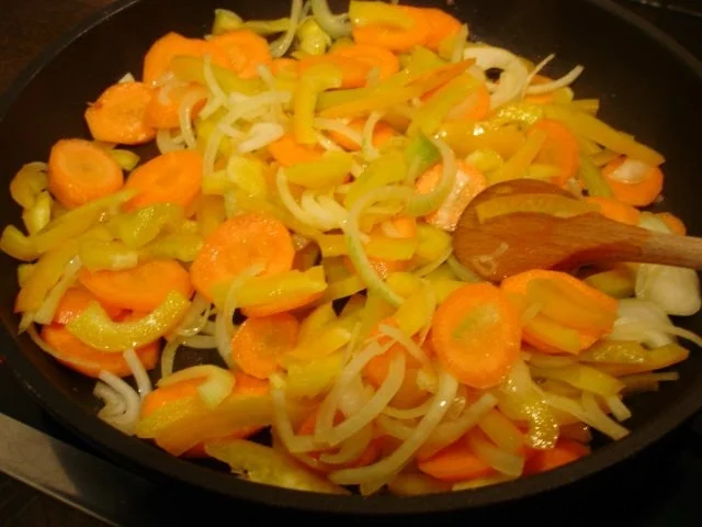 Spaghetti mit Hack-Gemüse-Sauce - Rezept - Bild Nr. 12