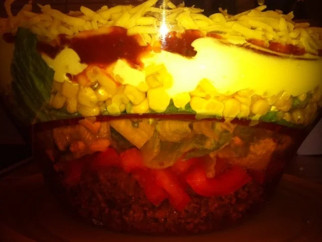 "SALAT" Mexikanischer Schichtsalat - Rezept