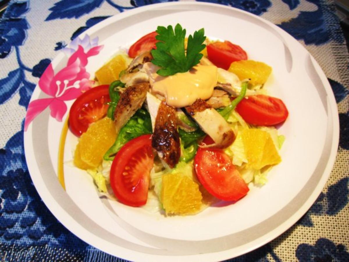 Bilder für Großer bunter Salat mit Hühnchen ... - Rezept