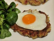 Mini-Kartoffelpuffer mit Speck und Ei - Rezept