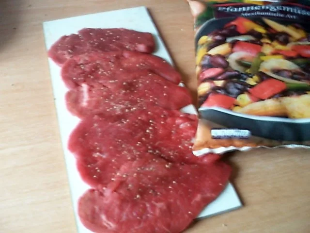 Rezept: Pfeffer-Rindersteak mit Mexikanischem Pfannengemüse und Gnoccis Bild Nr. 3 Pfeffer-Rindersteak mit Mexikanischem Pfannengemüse und Gnoccis - Rezept - Bild Nr. 3