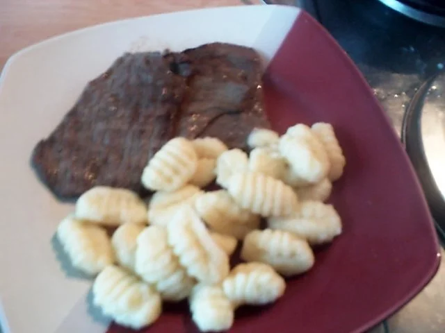 Rezept: Pfeffer-Rindersteak mit Mexikanischem Pfannengemüse und Gnoccis Bild Nr. 10 Pfeffer-Rindersteak mit Mexikanischem Pfannengemüse und Gnoccis - Rezept - Bild Nr. 10