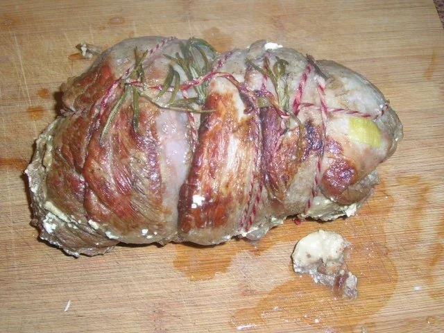 Kalbsrollbraten gef. mit Steinpilzen, Mascarpone + Pinienkernen  an Graupen Risotto - Rezept - Bild Nr. 10