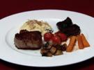 Kalbsbäckchen und Kalbsfilet mit Trüffel-Kartoffelpüree und Saisongemüse (Thomas Strunz) - Rezept