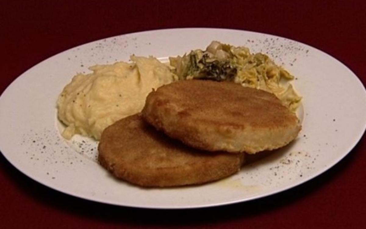 Sellerieschnitzel mit Schwarzwurzel-Wirsing-Gemüse und Trüffelpüree (Aline Hochscheid) - Rezept