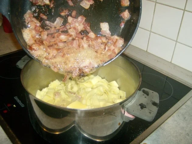 Rezept: Schneggales Notfall Schinkennudeln Bild Nr. 5 Schneggales Notfall Schinkennudeln - Rezept - Bild Nr. 5