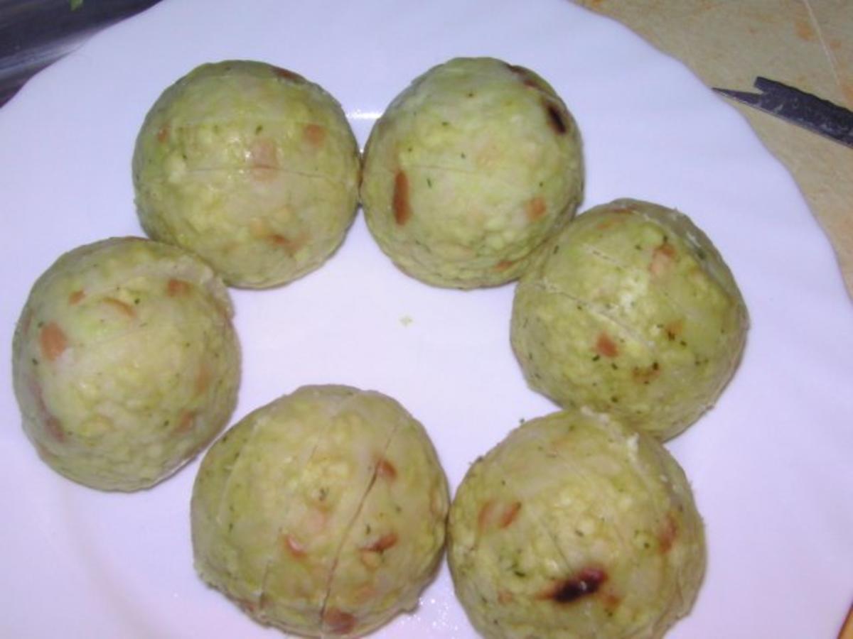 Gebratene Semmelknödel mit Rahmchampignons - einfach - 369 kcal/100g