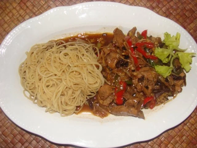 Geflügel : Chinesisches Hähnchenbrustgulasch - Rezept