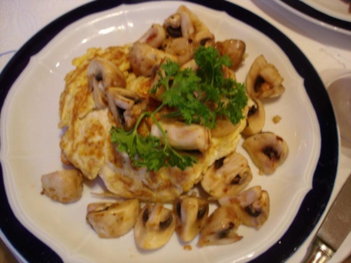 Rührei mit Champignons auf Toast - Rezept Eingereicht von MausVoh