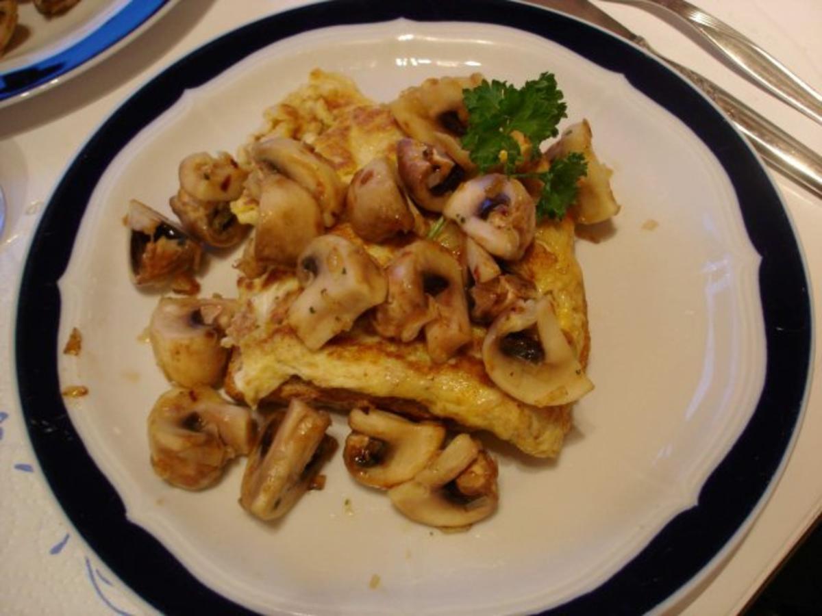 Rührei mit Champignons auf Toast - einfach - von MausVoh