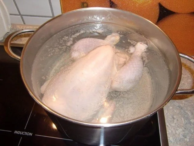 Rezept: Hühnerbouillon à la Heiko Bild Nr. 2 Hühnerbouillon à la Heiko - Rezept - Bild Nr. 2