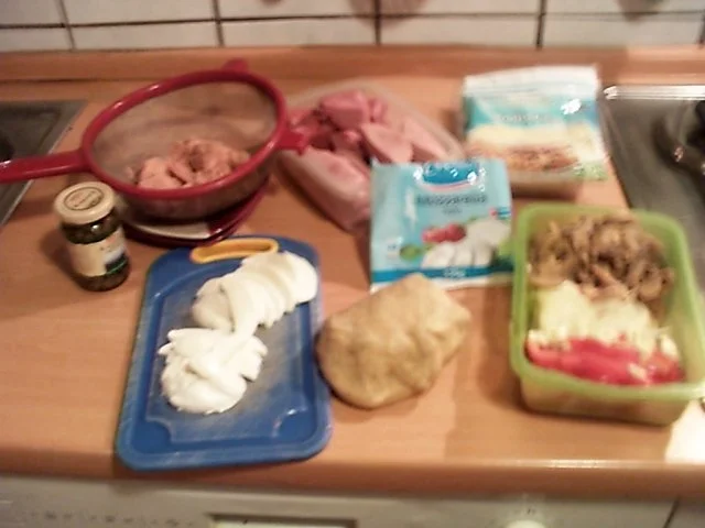 Silvesterpizza  2erlei - Rezept - Bild Nr. 2