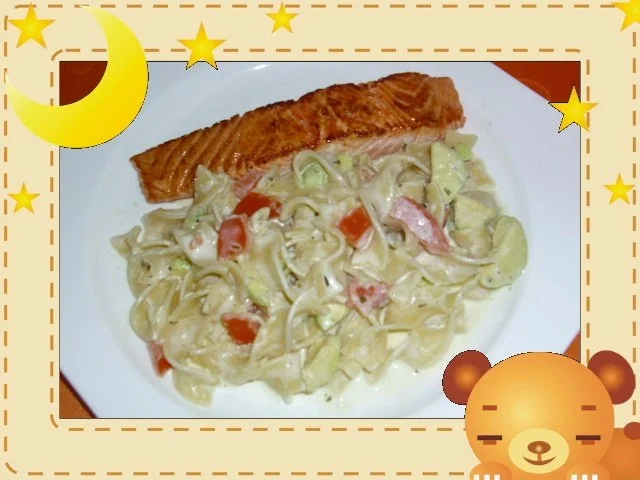 Lachsfilets Provence mit Creme-Nudeln - Rezept