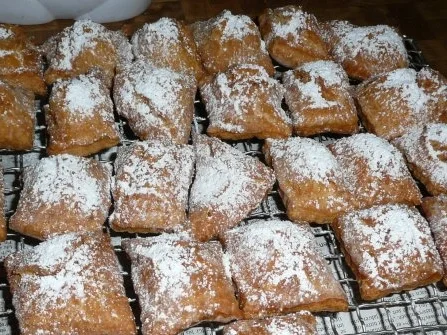 Rezept: Schweizer Fastnachtsküchelchen Schweizer Fastnachtsküchelchen - Rezept