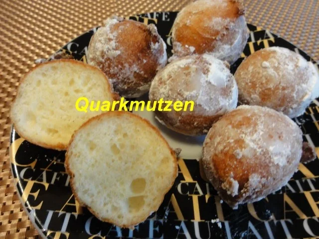 Rezept: Rührteig: NEUJÄHRCHEN für EUCH Bild Nr. 2 Rührteig: NEUJÄHRCHEN für EUCH - Rezept - Bild Nr. 2