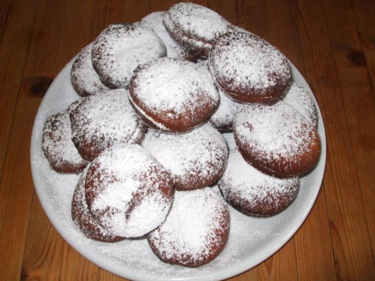 Bilder für Berliner, Pfannkuchen, Krapfen... mit Zwetschgenmusfüllung - Rezept