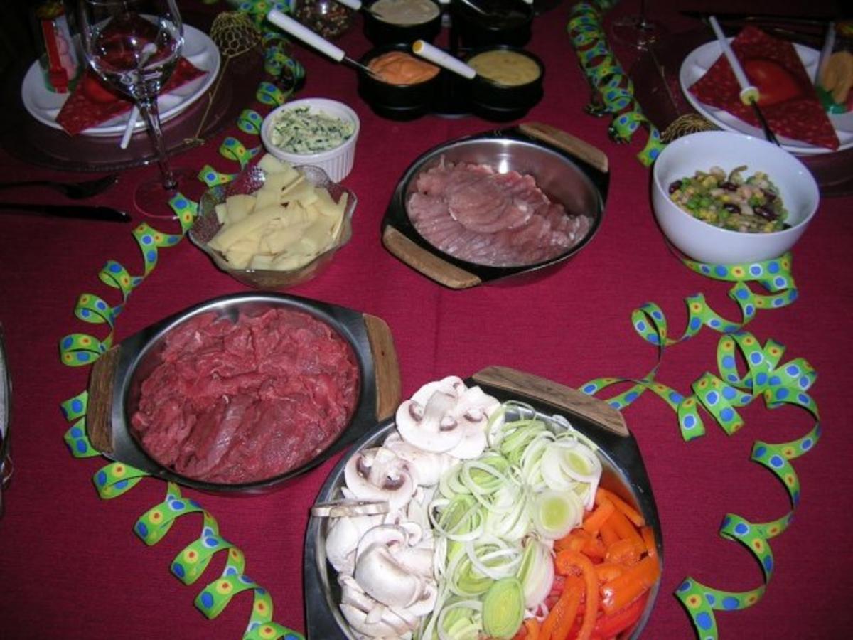 Bilder für Fondue - Chrysanthemen-Feuertopf - Rezept