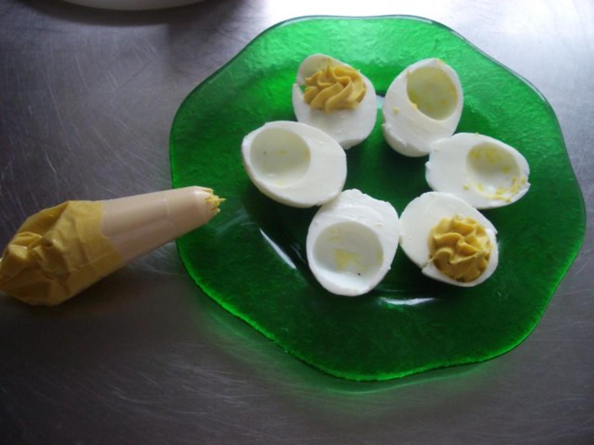 gefüllte Eier mit Kaviar - Rezept mit Bild - kochbar.de