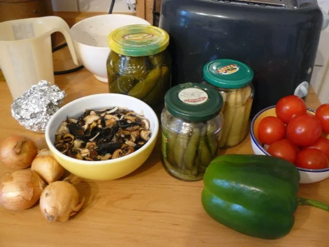 Vegetarische Pizza mit Pilzen und Tomaten - Rezept - Bild Nr. 2