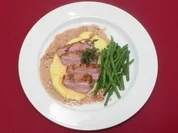 Thymian-Entenbrust an Birnen, Bohnen und Kartoffelpüree - Rezept