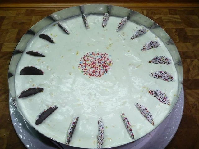 Frischkäse-Torte -Waldmeister - Rezept - Bild Nr. 4