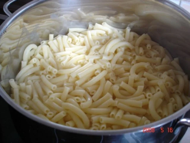 Nudeln mit Hackfleisch-Chilisauce - Rezept - Bild Nr. 2