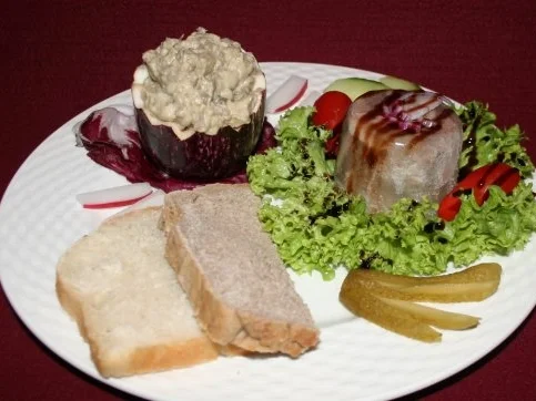 Truthahnsülze und Auberginenpaste - Rezept