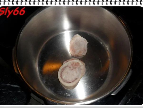 Rezept: Suppen:Rindfleischsuppe aus Wadschinken Bild Nr. 4 Suppen:Rindfleischsuppe aus Wadschinken - Rezept - Bild Nr. 4