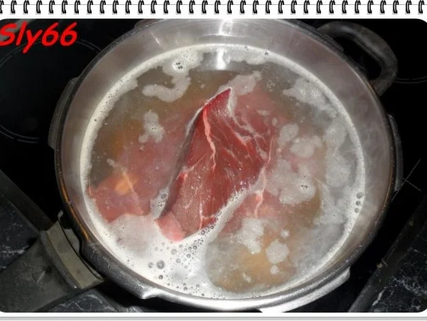 Rezept: Suppen:Rindfleischsuppe aus Wadschinken Bild Nr. 7 Suppen:Rindfleischsuppe aus Wadschinken - Rezept - Bild Nr. 7