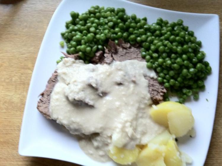 Tafelspitz mit frischer Meerrettich- Apfel Soße - einfach - 113 kcal/100g Tafelspitz mit frischer Meerrettich- Apfel Soße - einfach - 113 kcal/100g