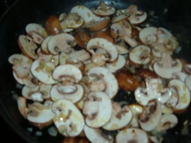 Rezept: Pfannengericht : Nudelpfanne - Thunfisch - Champignons Bild Nr. 3 Pfannengericht : Nudelpfanne - Thunfisch - Champignons - Rezept - Bild Nr. 3