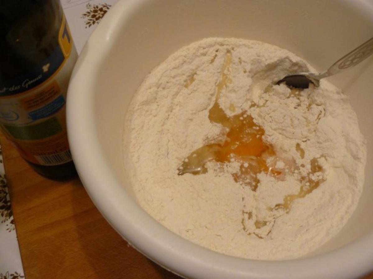 Hefeteig für Pizza und Zwiebelkuchen - 254 kcal/100g