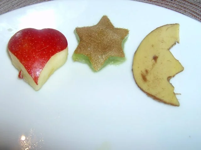 Rezept: Tischdekoration: Zitrusfrüchteschalen ausgestanzt ( nichteßbare Resteverwertung ) Tischdekoration: Zitrusfrüchteschalen ausgestanzt ( nichteßbare Resteverwertung ) - Rezept