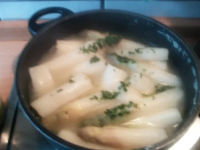 Kotlett in Spargelsahnesosse - Rezept - Bild Nr. 4