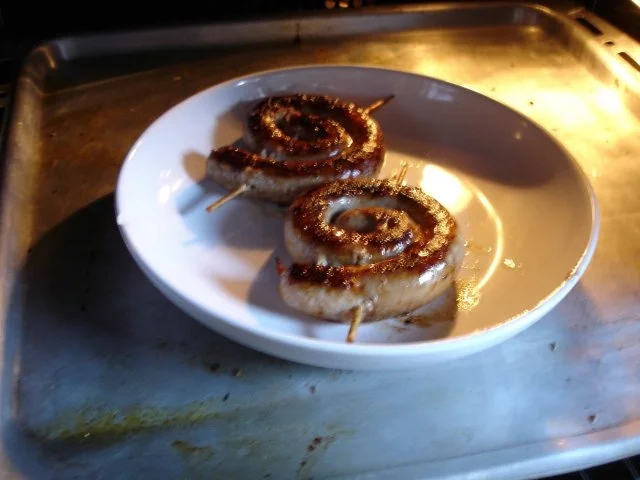 Bratwurstschnecke mit Zucchini-Mais-Gemüse und Kartoffeln - Rezept - Bild Nr. 5