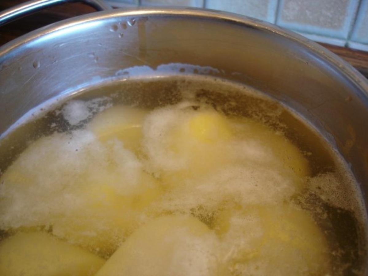 Bratwurstschnecke mit Zucchini-Mais-Gemüse und Kartoffeln - Rezept - Bild Nr. 6